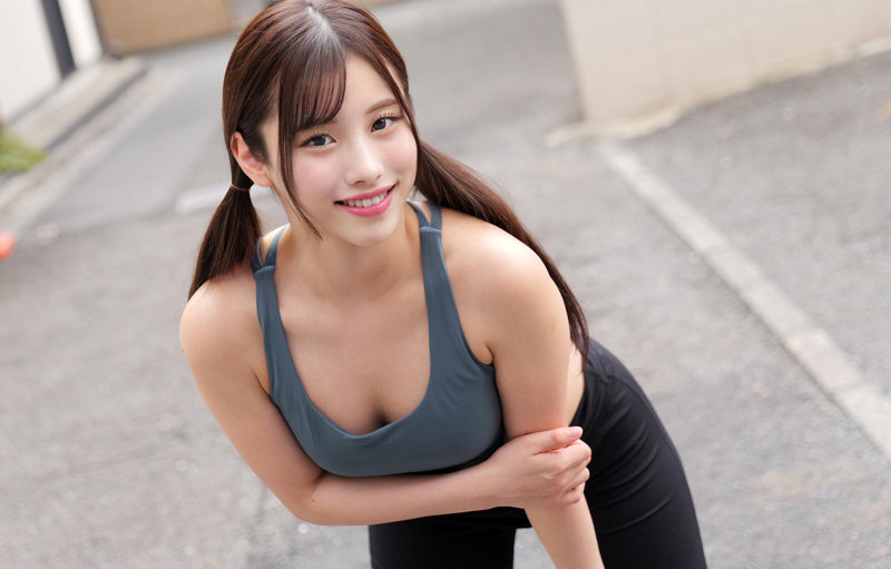 ヨガウエアを着ているエロそうなジムのパーソナルトレーナーさんとエロ運動してみました　まいさん
